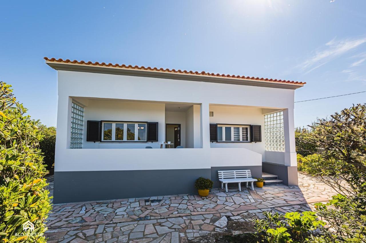 Casa A Beira Mar - Countryhouse With Ocean View São Pedro da Cadeira Exterior foto